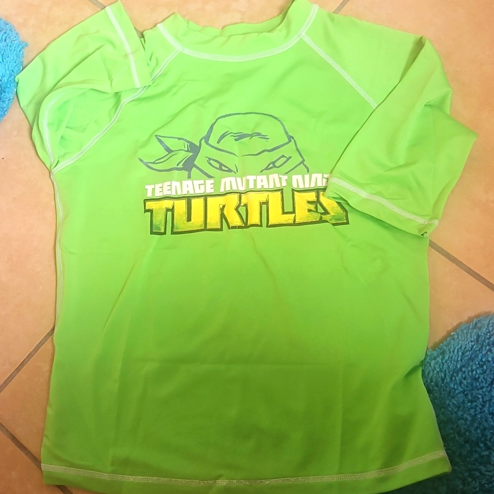 Teenage mutant ninja turtles, swim, top or athletic shirt, Green Yellow Size 10Y